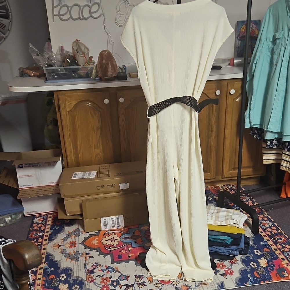 Kathy Ireland Elegant Cream Jumpsuit with Black Belt. NWT - Picture 7 of 7